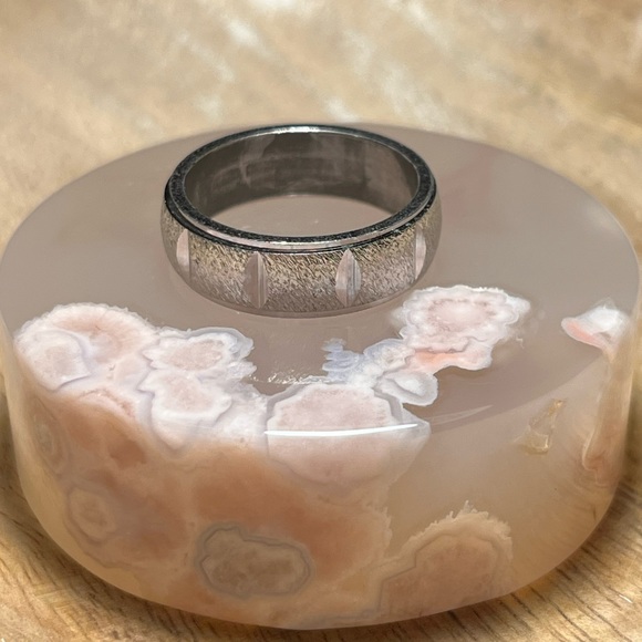 Textured 925 Sterling Silver Band Ring - Picture 1 of 9